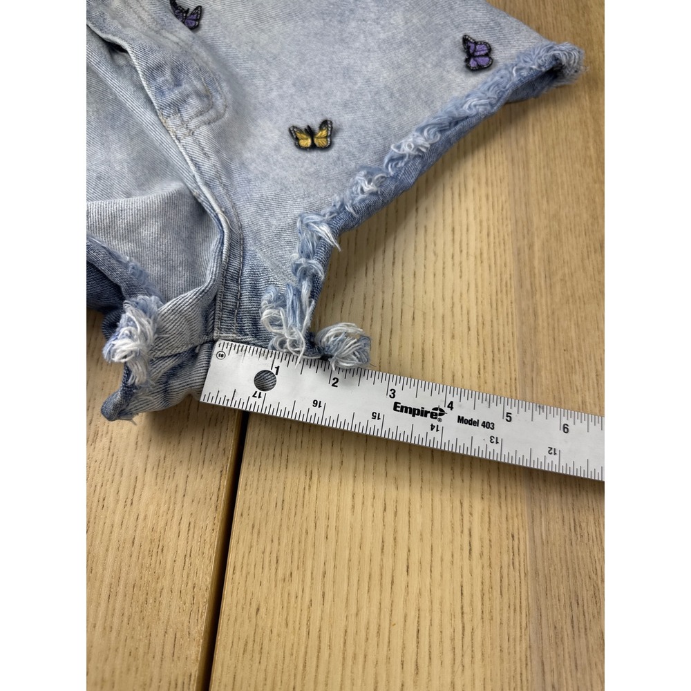 Forever 21 Butterfly Embroidered High Waisted Denim Shorts Light Wash Size 24 - Picture 5 of 5